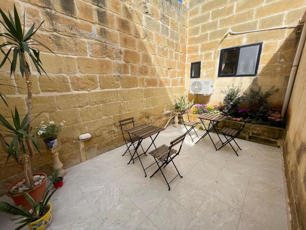 Penelope Townhouse Hotel Ghajn il-Kbira  Exterior photo