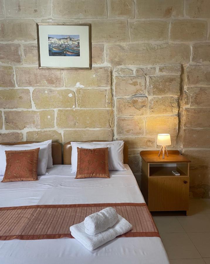 Penelope Townhouse Hotel Ghajn il-Kbira  Exterior photo